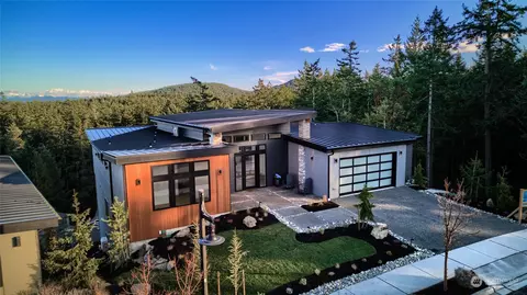 3944 Rockridge Pkwy, Anacortes, WA 98221