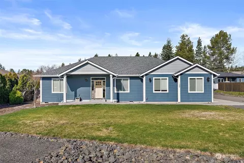 120 Newaukum Village Dr, Chehalis, WA 98532