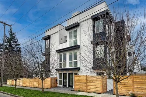 6060 41st Ave SW, Seattle, WA 98136