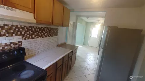 Kitchen - 415 W Cherry St, Walla Walla, WA 99362 photo 1 of 2