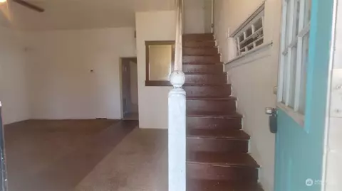 Entry Way - 415 W Cherry St, Walla Walla, WA 99362 photo 2 of 2