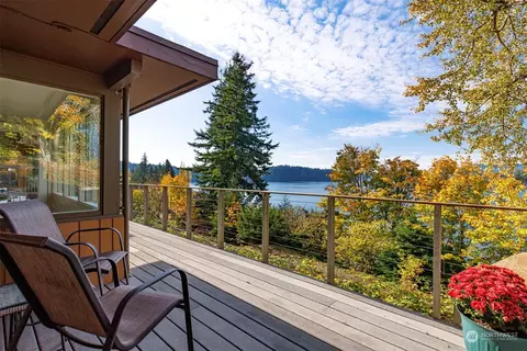 1003 Chuckanut Dr, Bellingham, WA 98229
