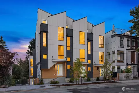 9212 D Roosevelt Way NE, Seattle, WA 98115