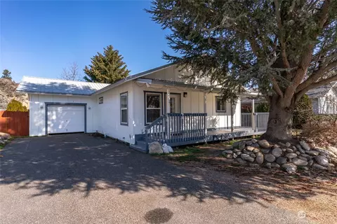 2104 Sage St, Entiat, WA 98822