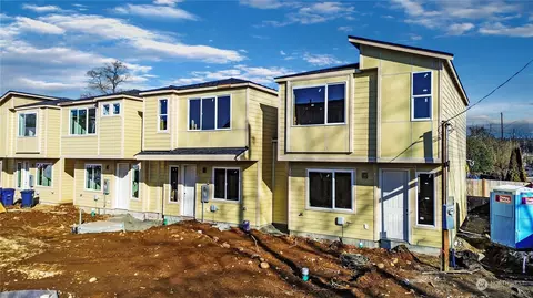 226 N Madison St #E, Monroe, WA 98272