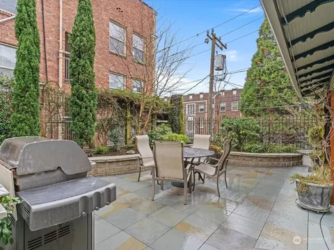 Exterior - 233 Harvard Ave E, Seattle, WA 98102 photo 5 of 9