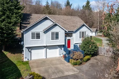 14212 Woodland Ave E, Puyallup, WA 98373