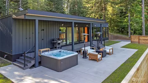 138 Armstrong Ln, Packwood, WA 98361