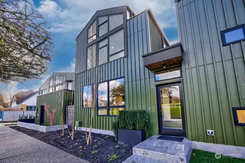 8056 Brooklyn Ave NE #B, Seattle, WA 98115