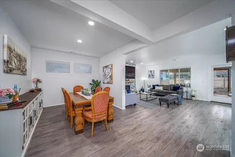 Dining - 14111 5th Pl W, Everett, WA 98208 photo 2 of 2
