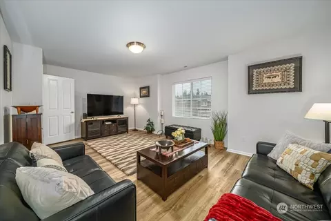 Living - 14111 5th Pl W, Everett, WA 98208 photo 4 of 10