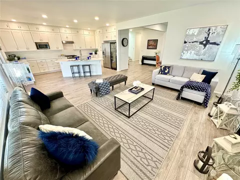Living - 14111 5th Pl W, Everett, WA 98208 photo 6 of 10