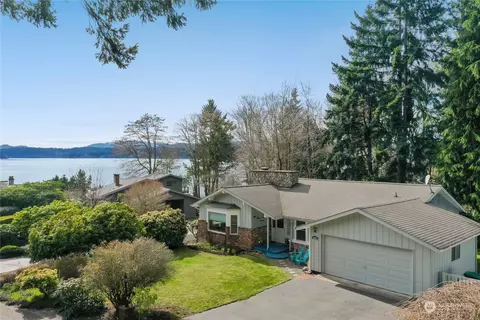 6199 Silver Beach Dr NW, Bremerton, WA 98311