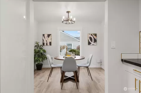 Dining - 6919 Cady Rd, Everett, WA 98203 photo 2 of 4