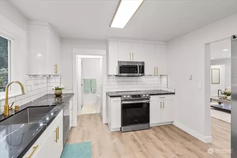 Kitchen - 6919 Cady Rd, Everett, WA 98203 photo 1 of 4