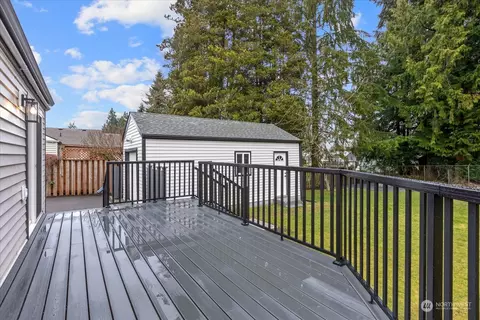 Exterior - 6919 Cady Rd, Everett, WA 98203 photo 5 of 11