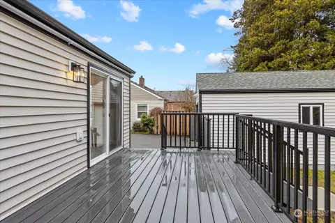 Exterior - 6919 Cady Rd, Everett, WA 98203 photo 4 of 11