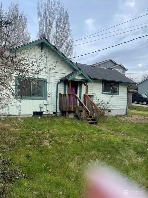 9021 Yakima Ave, Tacoma, WA 98444