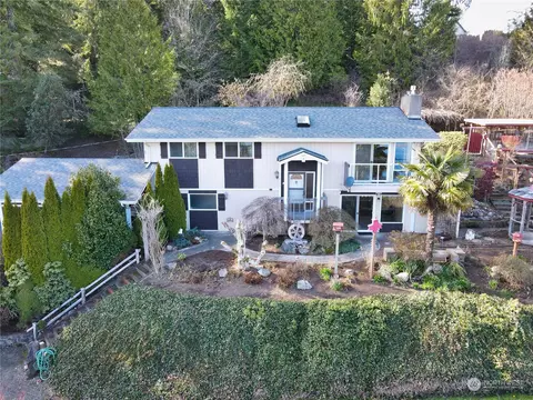 Exterior - 7441 E Grapeview Loop Rd, Allyn, WA 98524 photo 11 of 12