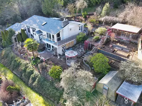 Exterior - 7441 E Grapeview Loop Rd, Allyn, WA 98524 photo 10 of 12