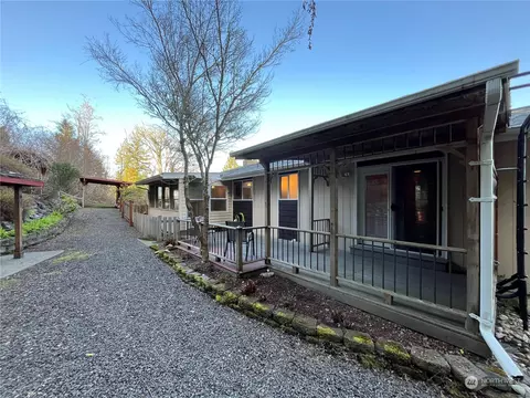 Exterior - 7441 E Grapeview Loop Rd, Allyn, WA 98524 photo 9 of 12