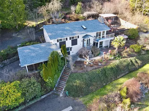 Exterior - 7441 E Grapeview Loop Rd, Allyn, WA 98524 photo 1 of 12