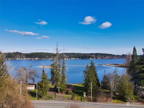 View/Area - 7441 E Grapeview Loop Rd, Allyn, WA 98524 photo 2 of 5