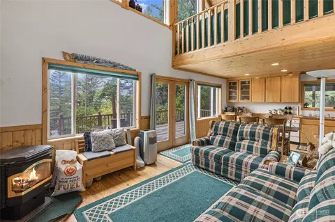 Living - 281 Highland Loop, Ronald, WA 98940 photo 3 of 6