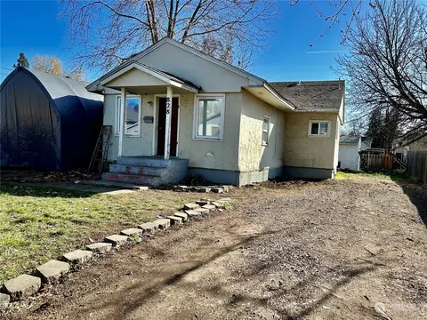 828 Edgewood St, Walla Walla, WA 99362