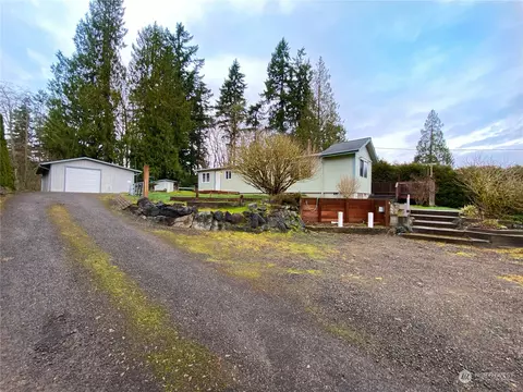 2860 Woods Rd E, Port Orchard, WA 98366