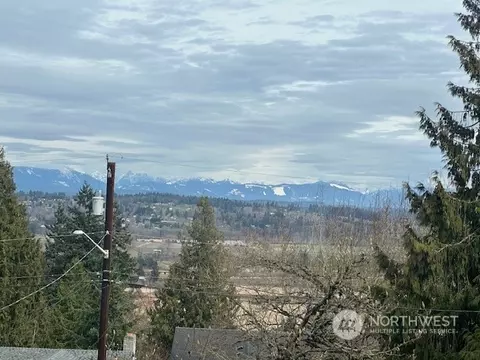 7302 Yew Street Ct, Everett, WA 98203