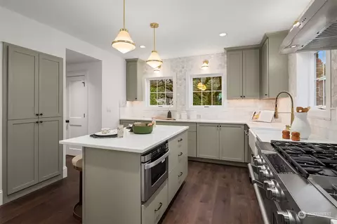 Kitchen - 1655 10th Ave E, Seattle, WA 98102 photo 3 of 4
