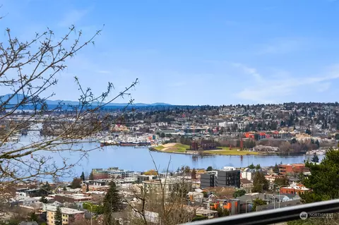 View/Area - 1655 10th Ave E, Seattle, WA 98102 photo 1 of 5