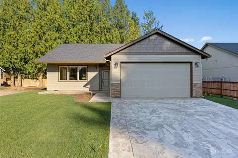 134 Heights Ln, Onalaska, WA 98570