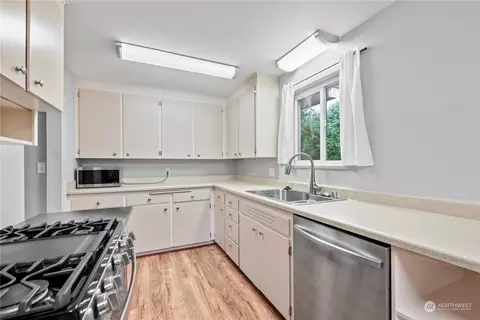 Kitchen - 8 234th Pl SW, Bothell, WA 98021 photo 2 of 4