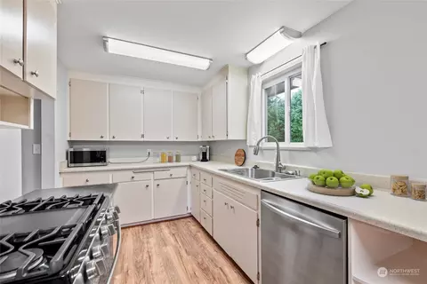 Kitchen - 8 234th Pl SW, Bothell, WA 98021 photo 4 of 4