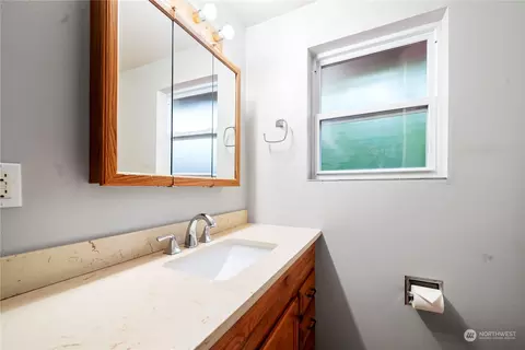 Bath - 8 234th Pl SW, Bothell, WA 98021 photo 3 of 3