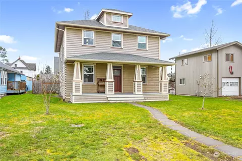 475 E St, Blaine, WA 98230