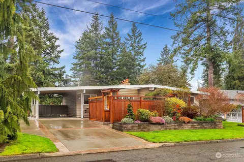 15904 Main St, Bellevue, WA 98008