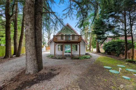 1441 Ridge Dr, Camano Island, WA 98282