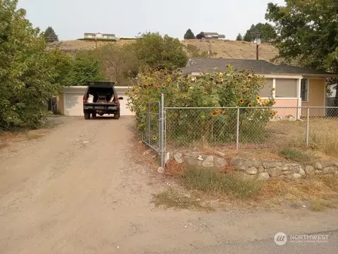 1423 3rd Ave N, Okanogan, WA 98840