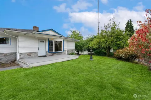 Exterior - 11013 1st Ave SE, Everett, WA 98208 photo 2 of 11