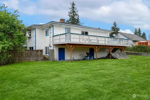 Exterior - 11013 1st Ave SE, Everett, WA 98208 photo 9 of 11
