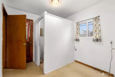 Entry Way - 11013 1st Ave SE, Everett, WA 98208 photo 1 of 2