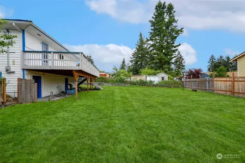Exterior - 11013 1st Ave SE, Everett, WA 98208 photo 8 of 11