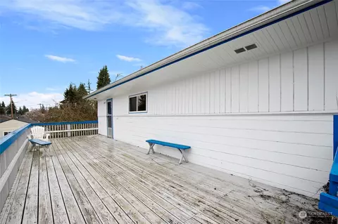 Exterior - 11013 1st Ave SE, Everett, WA 98208 photo 4 of 11