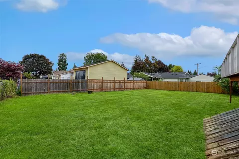 Exterior - 11013 1st Ave SE, Everett, WA 98208 photo 11 of 11