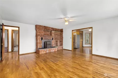 Living - 11013 1st Ave SE, Everett, WA 98208 photo 1 of 3