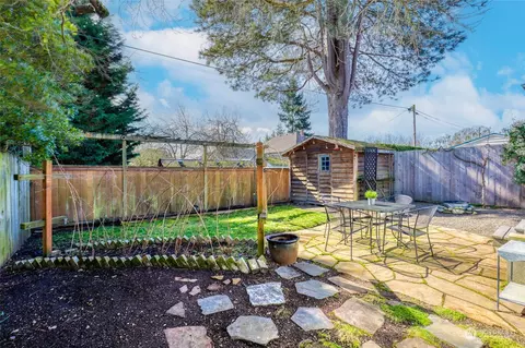 1129 N 81st St, Seattle, WA 98103 photo 17