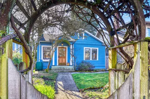 1129 N 81st St, Seattle, WA 98103